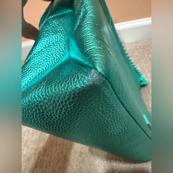 Kurt Geiger London Metallic Quilted Kensington Drench Purse - Picture 11 of 16